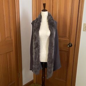Elegant Gray Fur-Trimmed Shawl